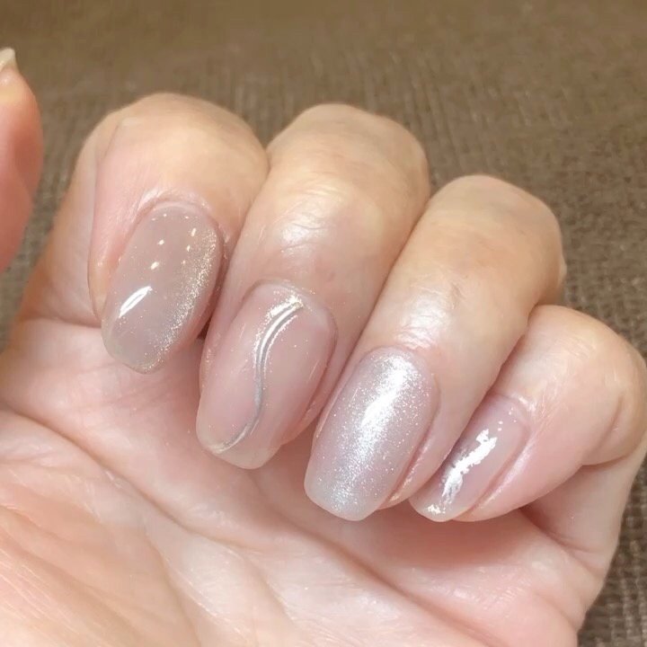 秋 ハンド シンプル ショート グレージュ Nailya Chika 03のネイルデザイン No ネイルブック