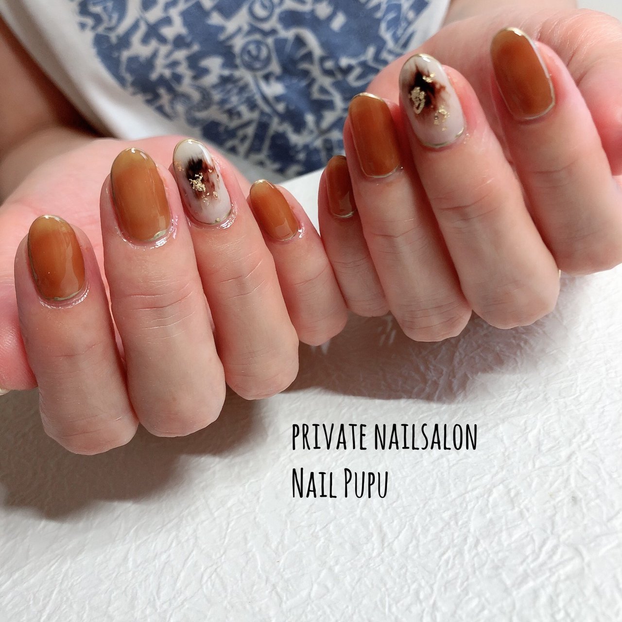 秋 ハンド たらしこみ ミディアム ベージュ Nail Pupuのネイルデザイン No ネイルブック