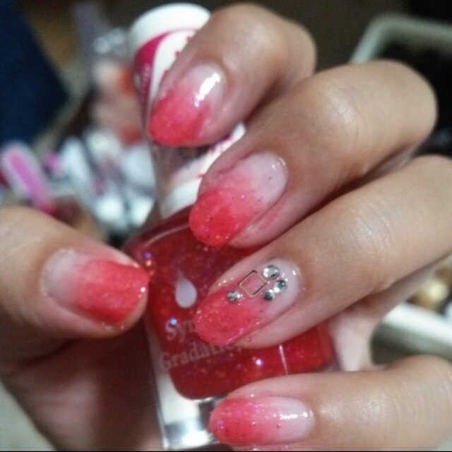 ハンド グラデーション レッド マニキュア セルフネイル Aya0406のネイルデザイン No ネイルブック