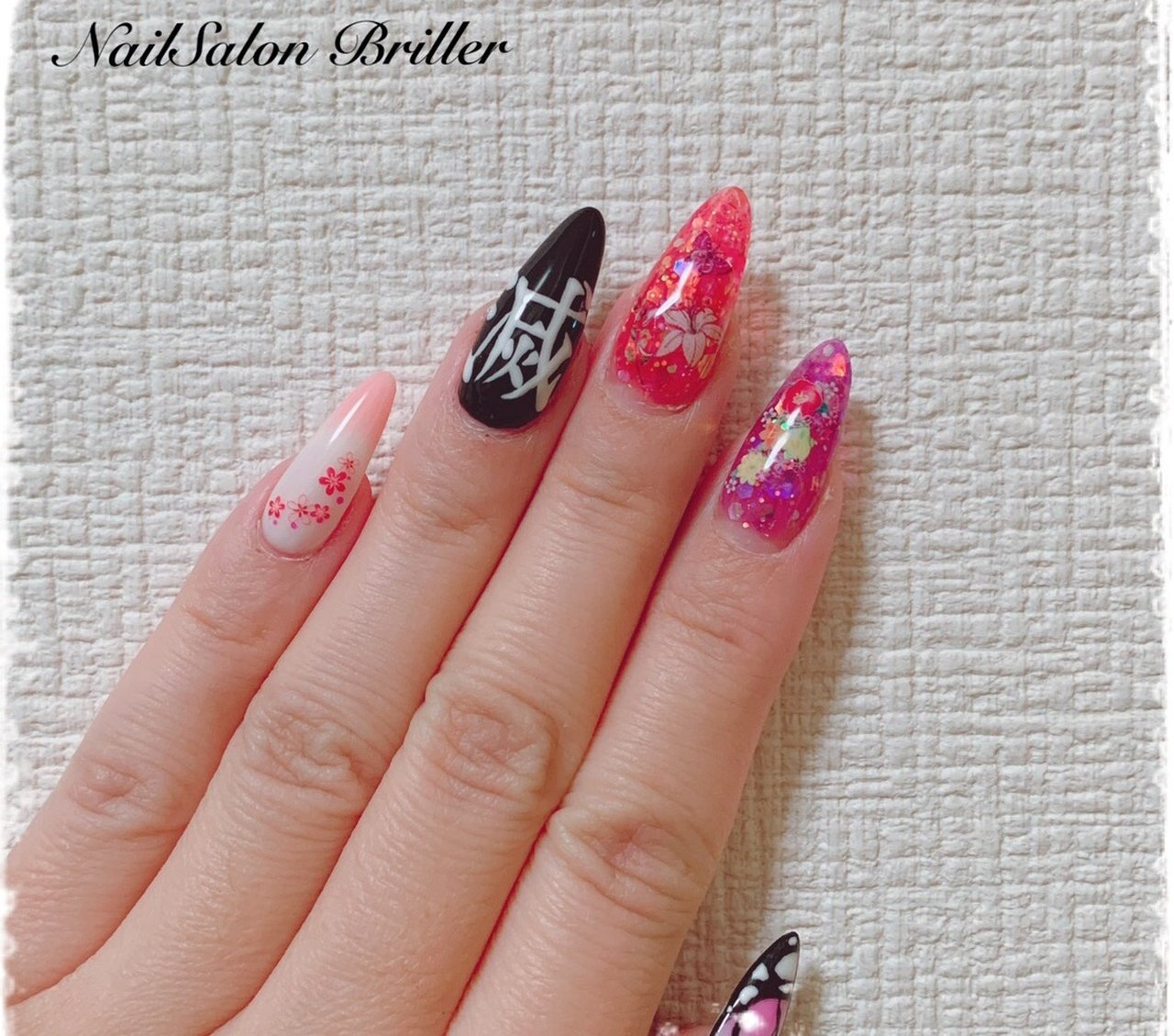 オールシーズン ハンド フラワー 痛ネイル ホイル Nailsalon Briller ｰネイルサロン ブリエｰのネイル デザイン No ネイルブック