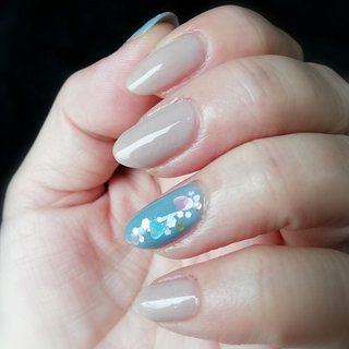 ホログラム ブルー マニキュアのネイルデザイン ネイルブック