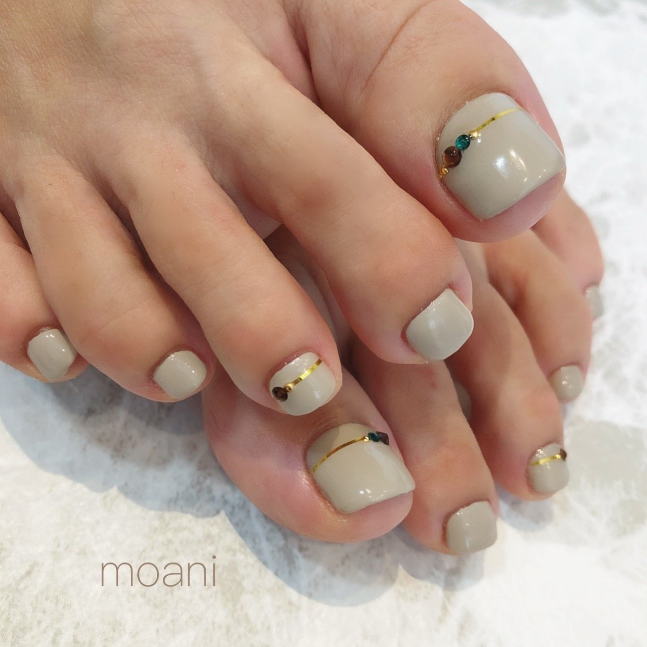 オールシーズン フット シンプル ベージュ グレージュ Moaniのネイルデザイン No 5668175 ネイルブック