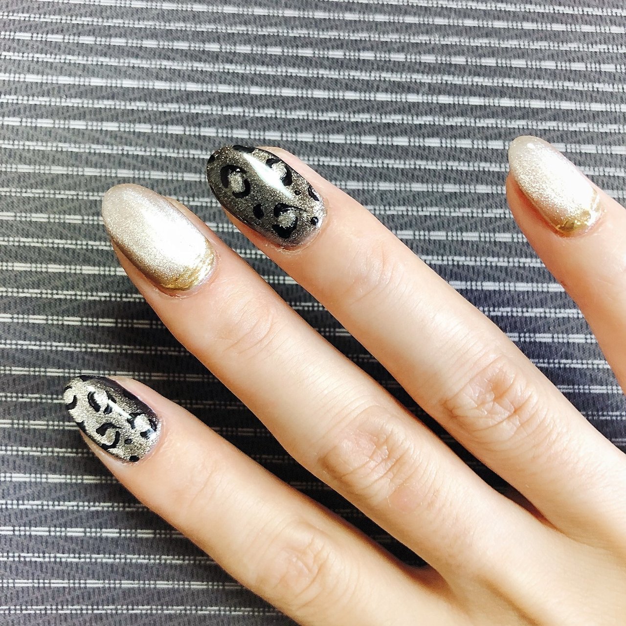 秋 冬 アニマル柄 ギャラクシー レオパード Mariko Nailieのネイルデザイン No ネイルブック