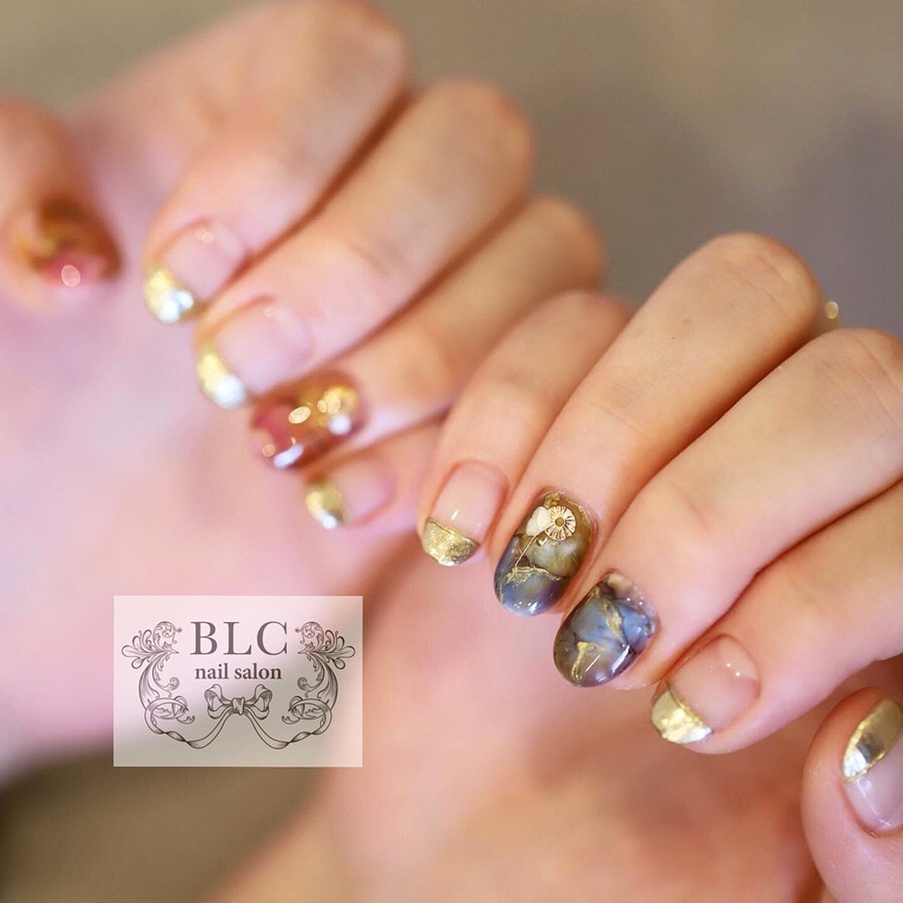 秋 ハンド ニュアンス マーブル ミラー Blcnailsalonのネイルデザイン No ネイルブック