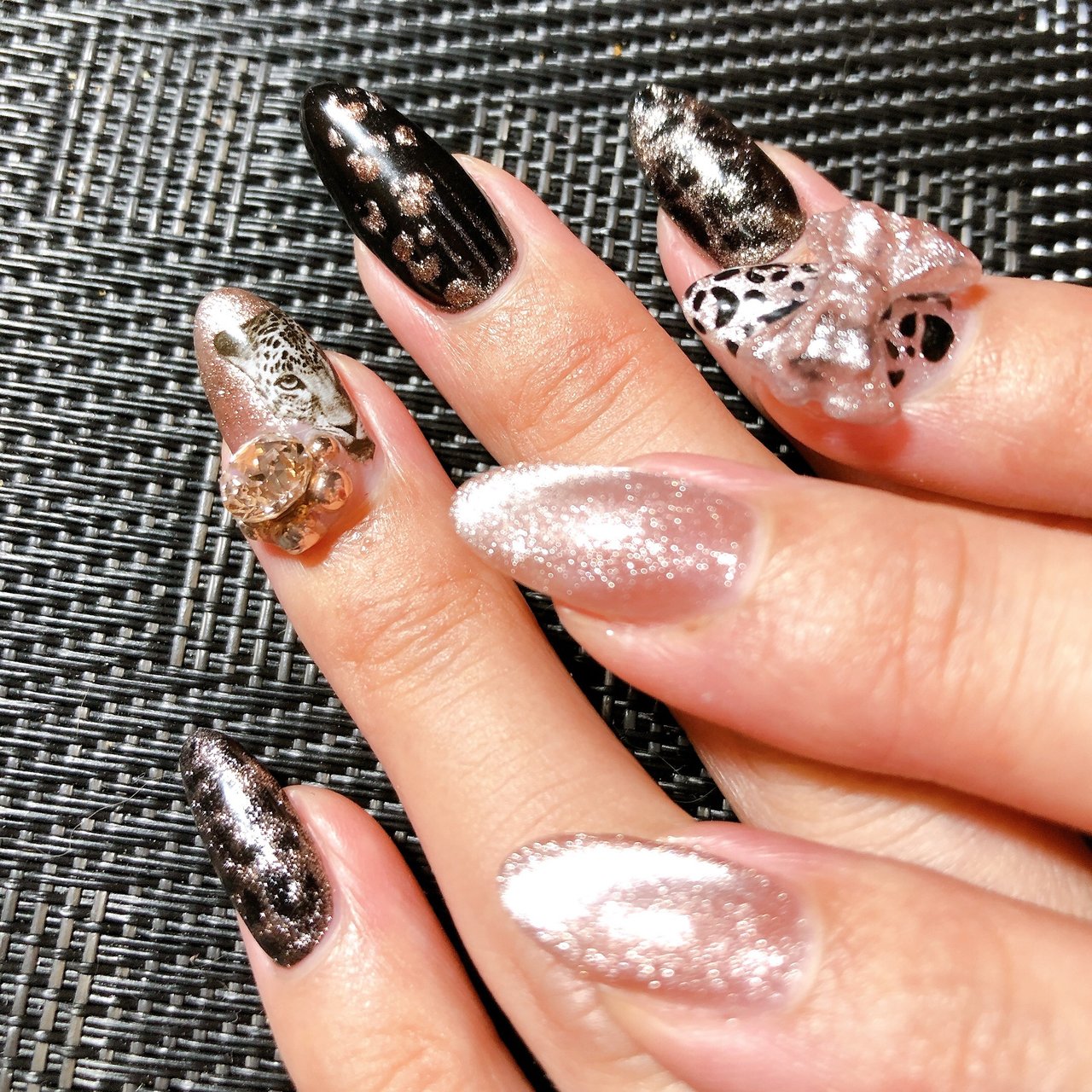 秋 冬 ハンド ワンカラー ビジュー Arirari Nailのネイルデザイン No ネイルブック