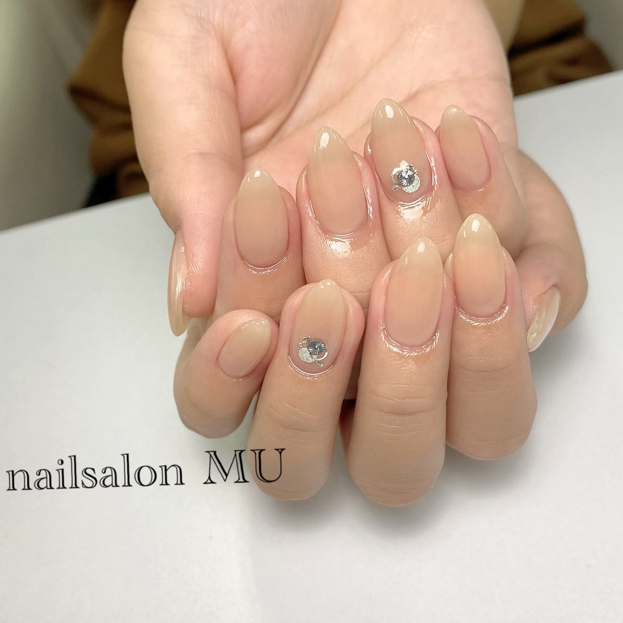 ワンカラー シースルー ベージュ ピンク Nailsalon Mu ミウ のネイルデザイン No ネイルブック