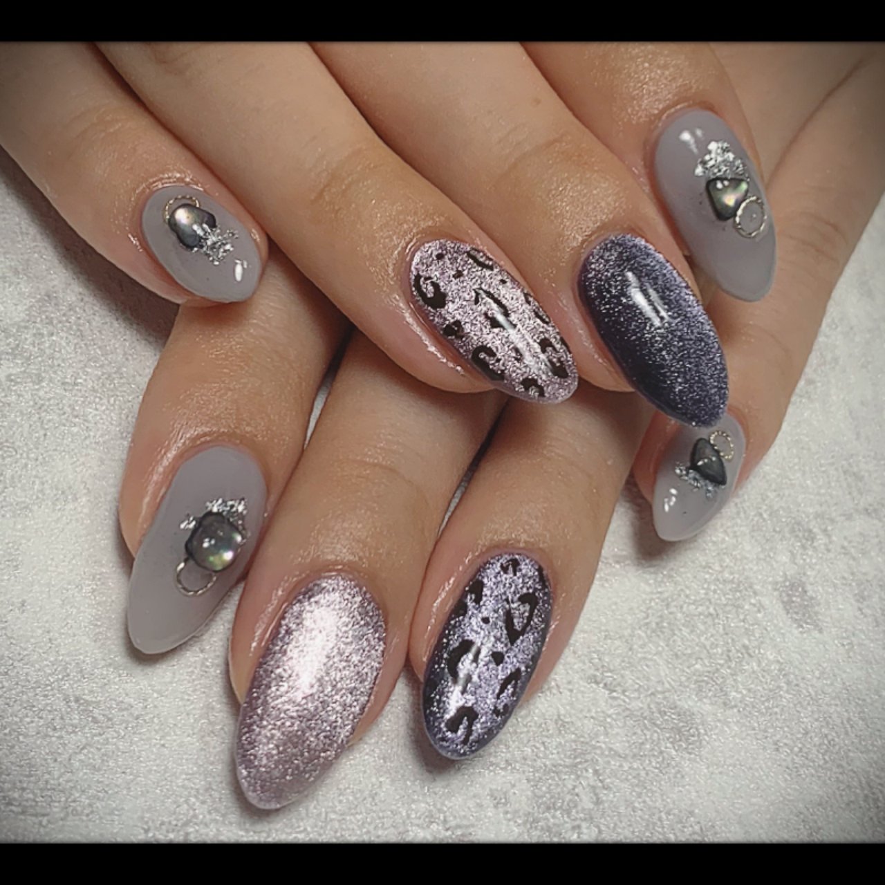 秋 冬 オールシーズン ハンド ラメ Mnail Privatenailsalon のネイルデザイン No ネイルブック