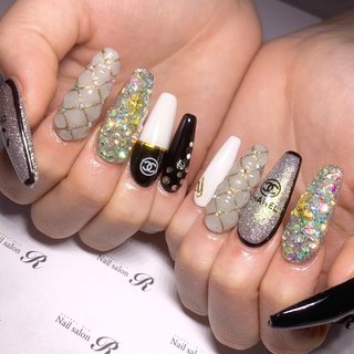 2026年】新着順｜ネイルシール/CHANELのネイルデザイン｜ネイルブック