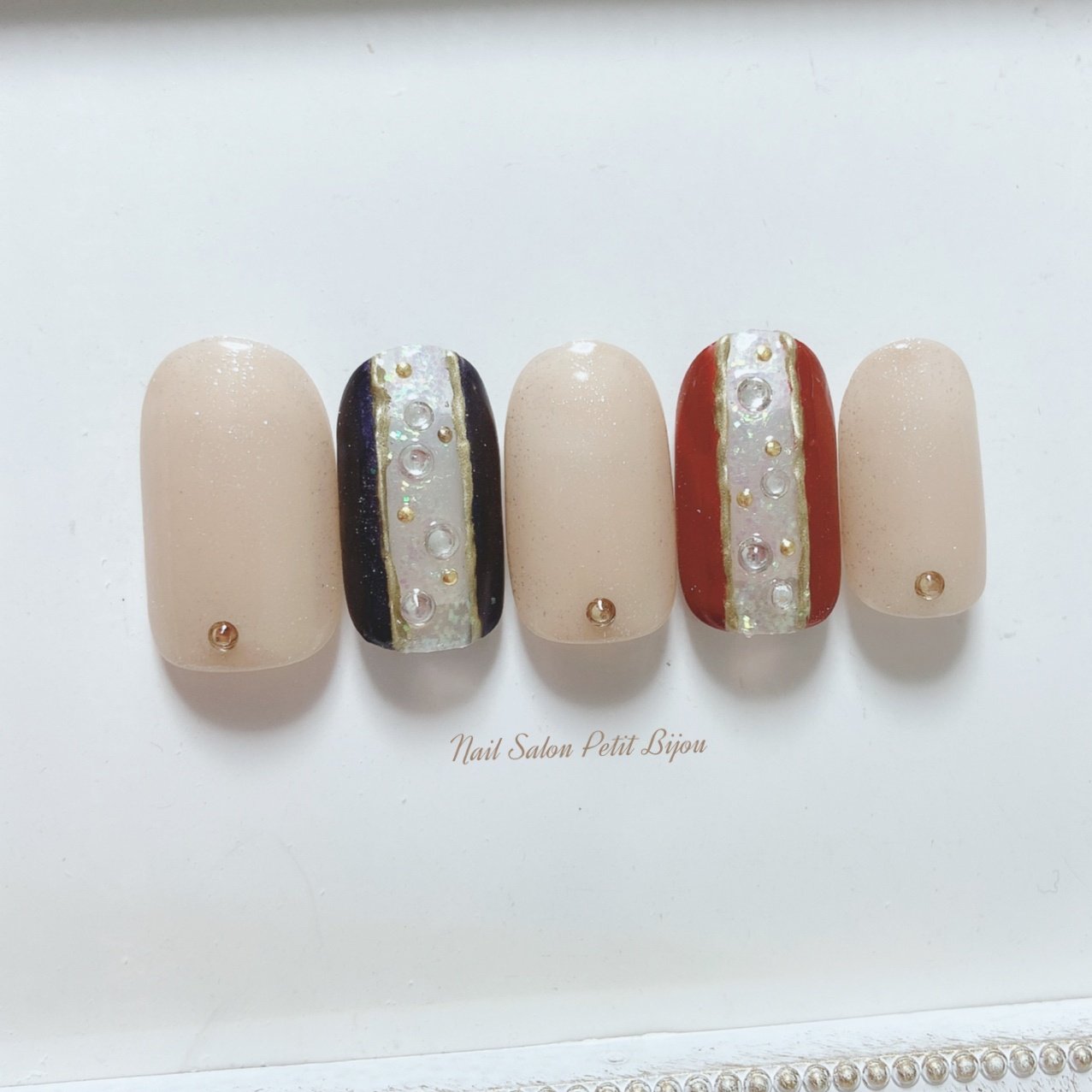 秋 冬 オールシーズン オフィス ラメ Nail Salon Petit Bijouのネイルデザイン No ネイルブック