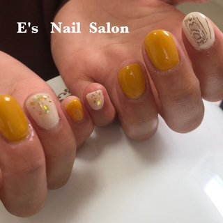 #定額ネイル #ハンド定額ネイル4000円 
#秋カラーネイル
#秋ネイル
#Pythonネイル
#大人ネイル #秋 #冬 #ショート #ホワイト #イエロー #ジェルネイル #お客様 #E's Nail Salon #ネイルブック