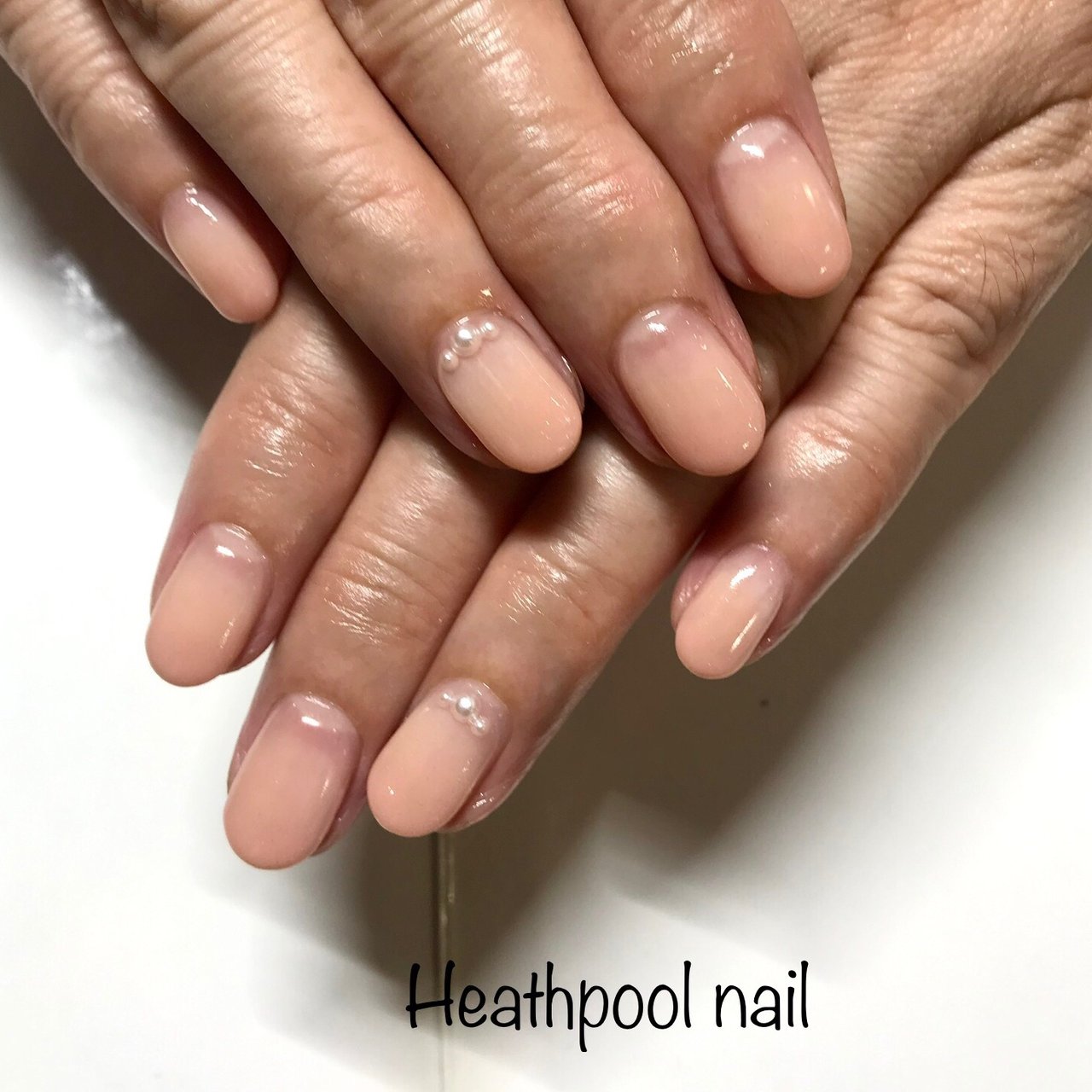 ハンド グラデーション パール ベージュ ジェル Heathpoolnailのネイルデザイン No ネイルブック