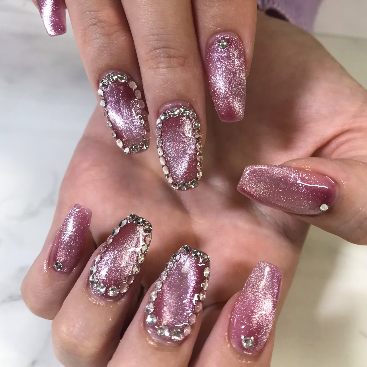 オールシーズン シンプル ビジュー ピンク Nail Room Amery のネイルデザイン No ネイルブック