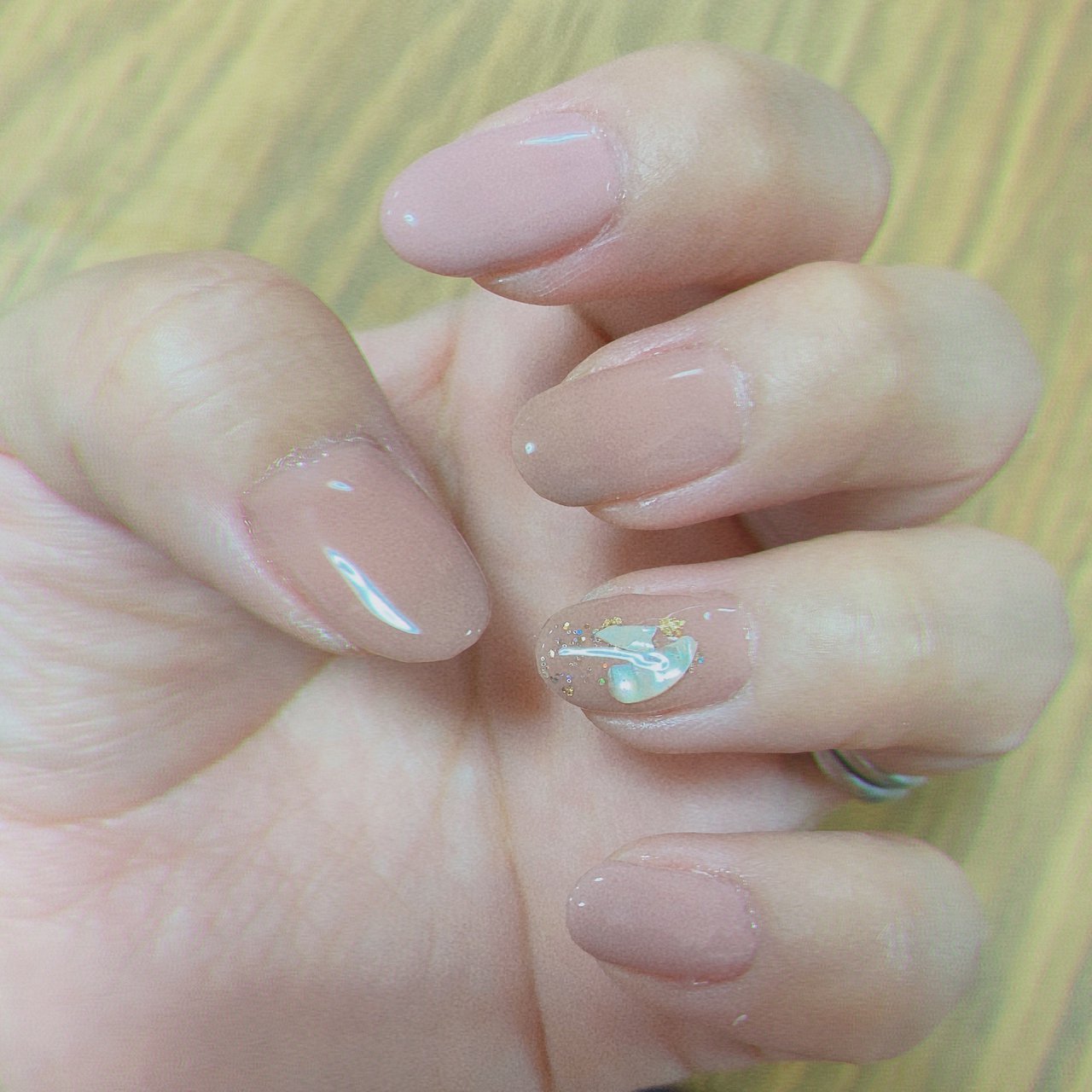 秋 ハンド シンプル ベージュ セルフネイル Tomoのネイルデザイン No ネイルブック