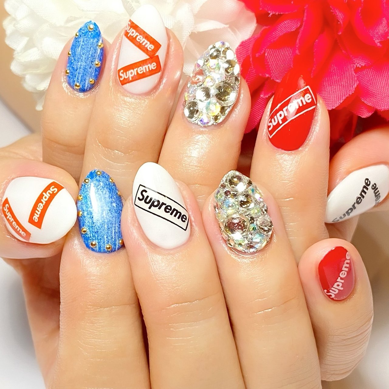 supreme シュプリーム ネイルポリッシュトリオ Supremeとパット・マクグラスのコラボでブランド初のネイルポリッシュ