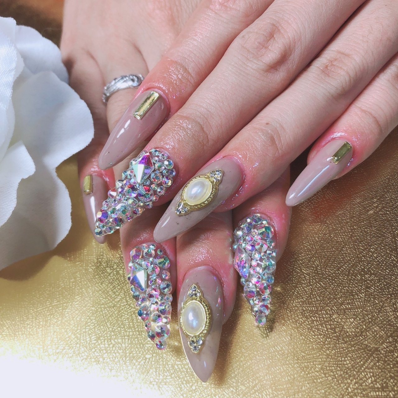 春 秋 シンプル ビジュー ロング Shihoのネイルデザイン No ネイルブック