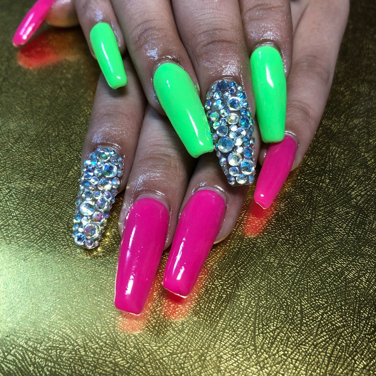 夏 ハンド シンプル ロング ネオンカラー Shihoのネイルデザイン No ネイルブック