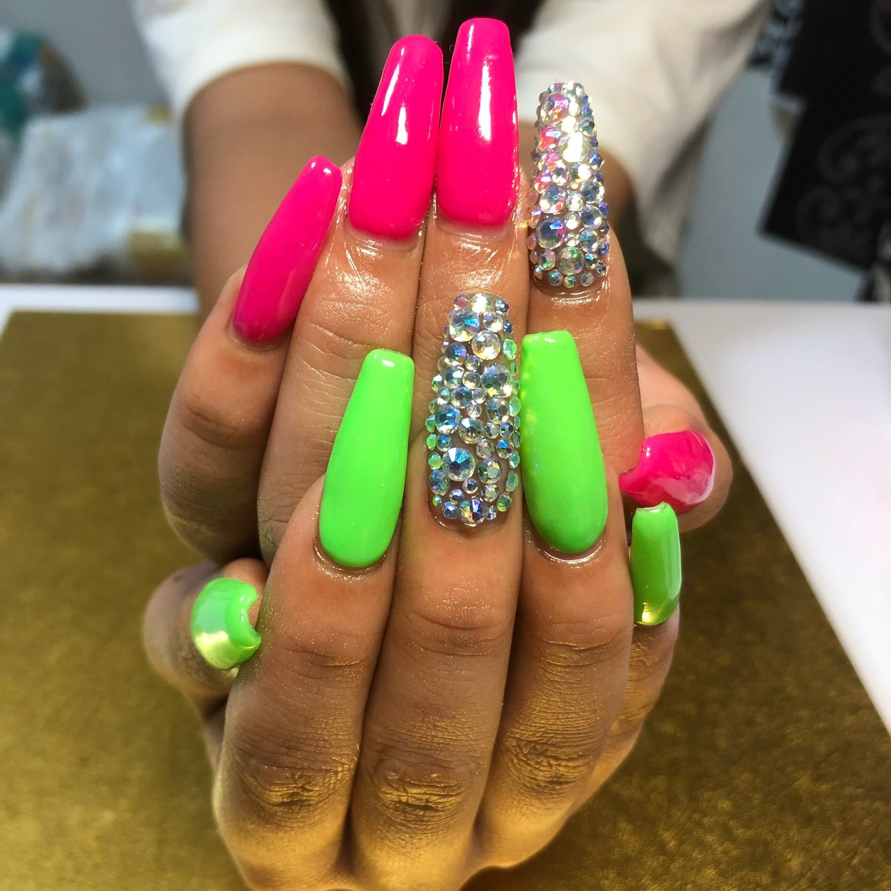 夏 ハンド シンプル ロング ネオンカラー Shihoのネイルデザイン No ネイルブック