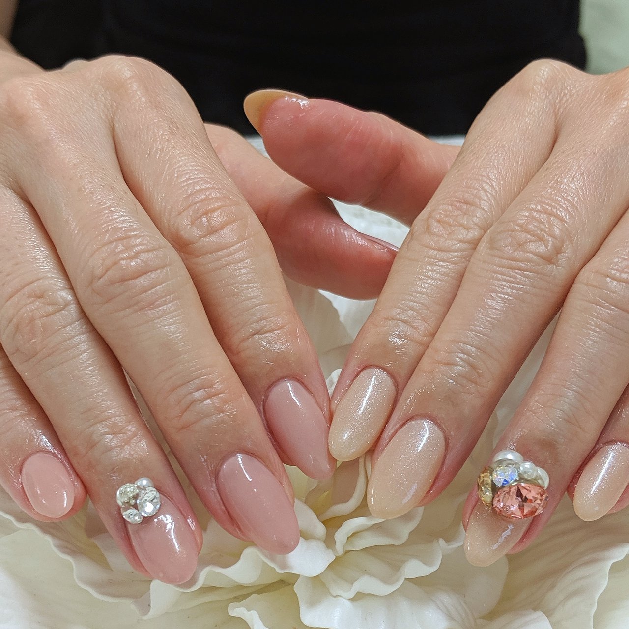 オールシーズン ハンド シンプル ビジュー ワンカラー Nailbeautyのネイルデザイン No ネイルブック