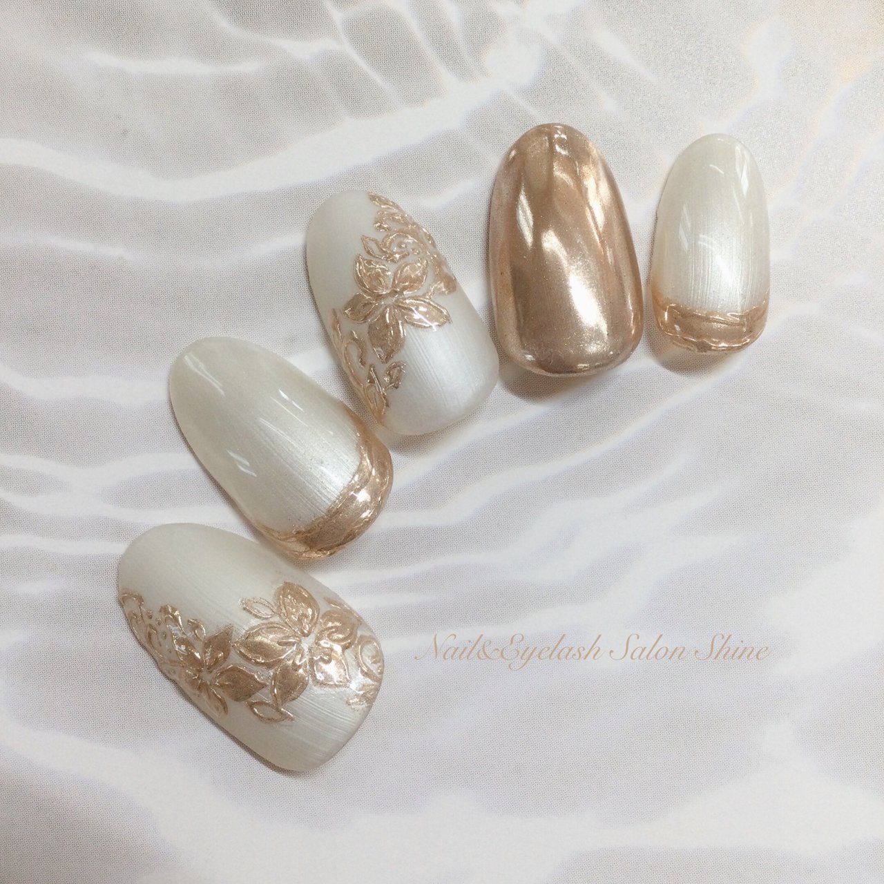 ハンド ミラー ホワイト ジェルネイル Nail Eyelash Salon Shineのネイルデザイン No ネイルブック