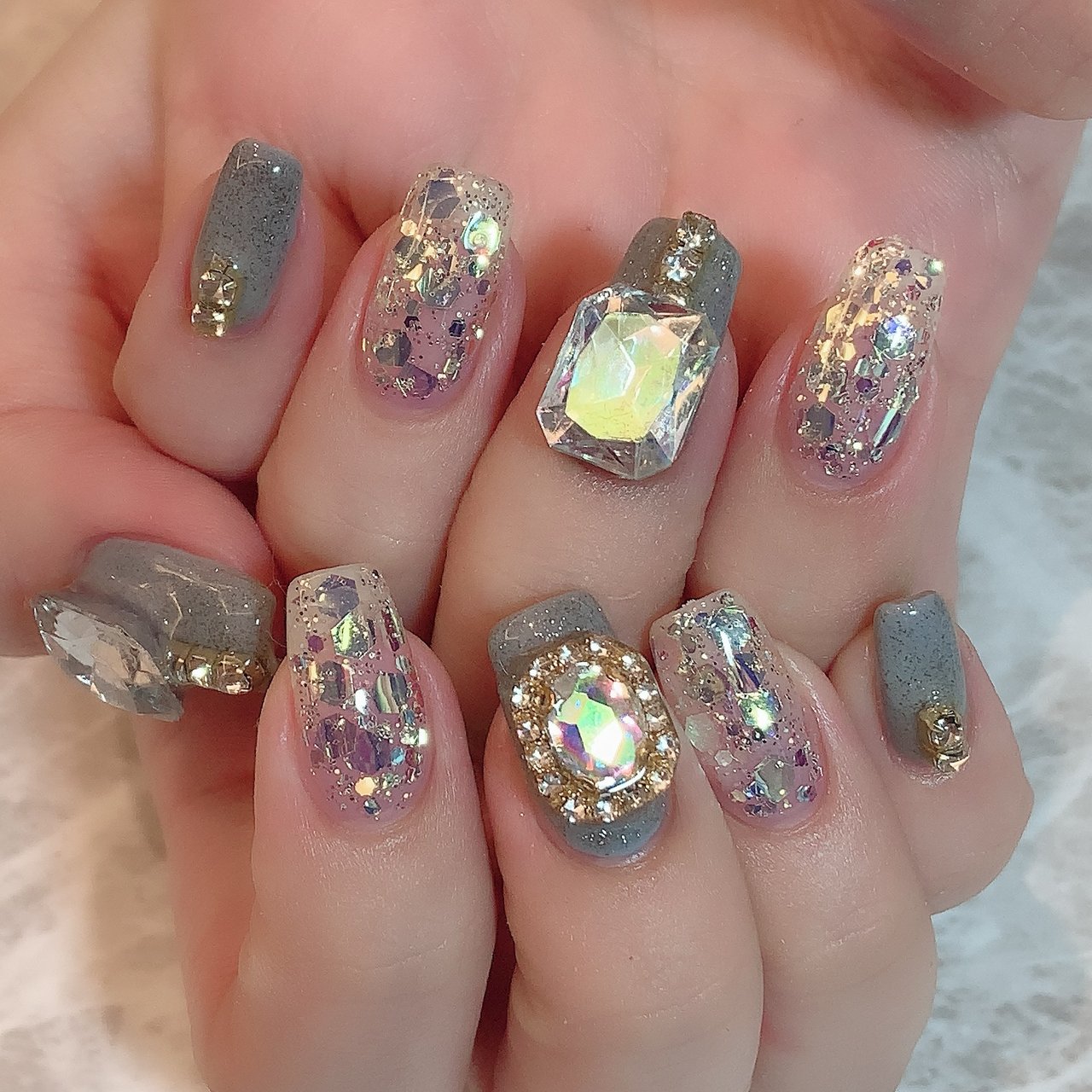 オールシーズン ハンド ホログラム ビジュー ミディアム Nailsalondecorのネイルデザイン No ネイルブック