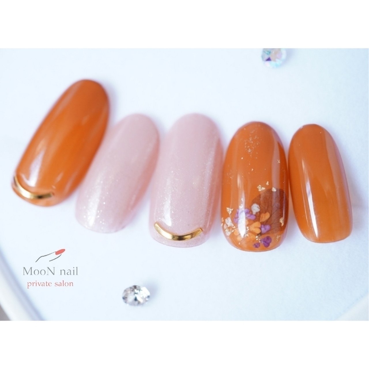 秋 冬 ハンド ワンカラー 押し花 Moon Nailオーナーネイリストあけみ 吉川市ネイルサロン 溶剤オフなし マシーンオフ 専門 なりたいを指先に いくつになっても美しく艶っぽく のネイルデザイン No ネイルブック
