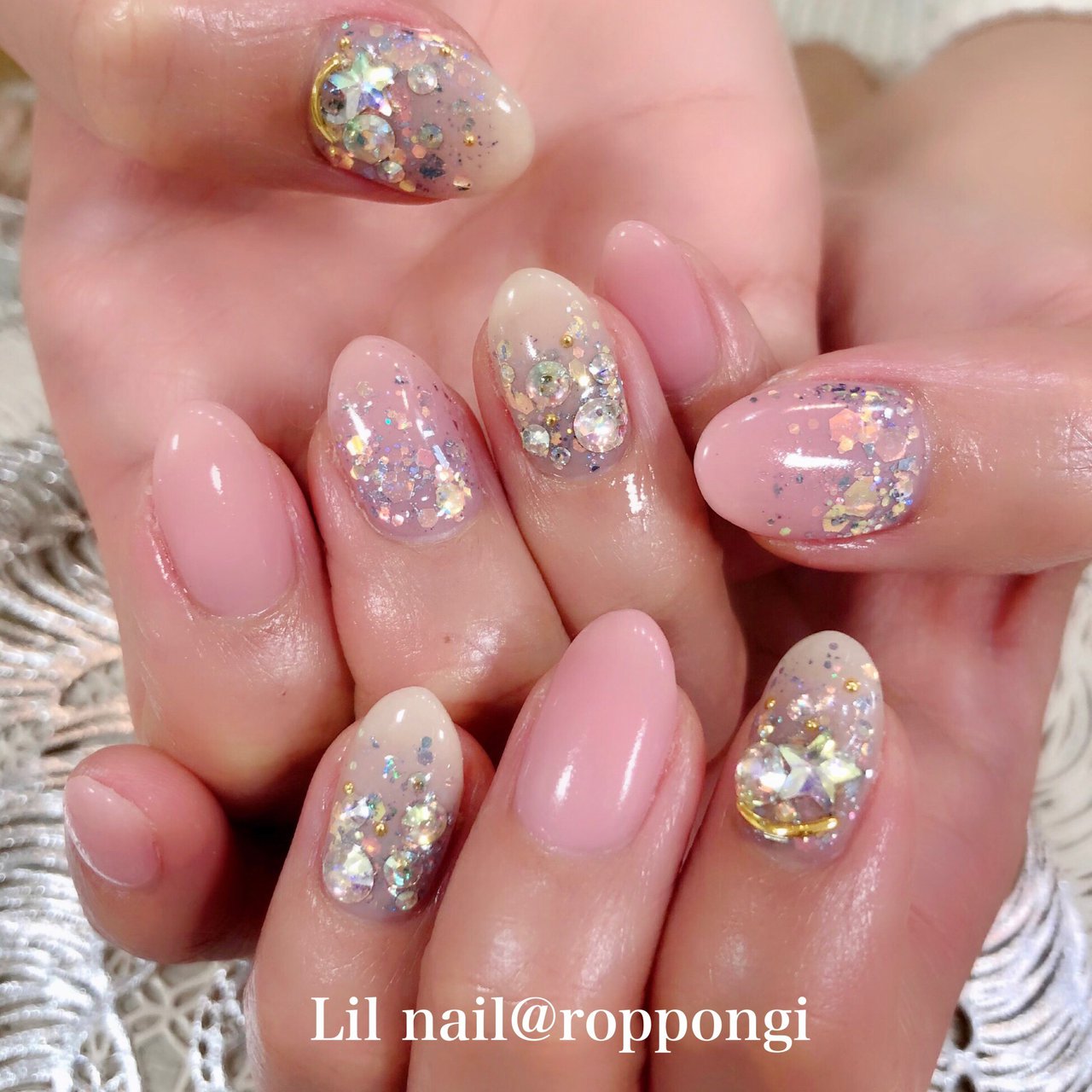 オールシーズン ハンド ホログラム ラメ ワンカラー Lilnail Roppongiのネイルデザイン No 5747420 ネイルブック