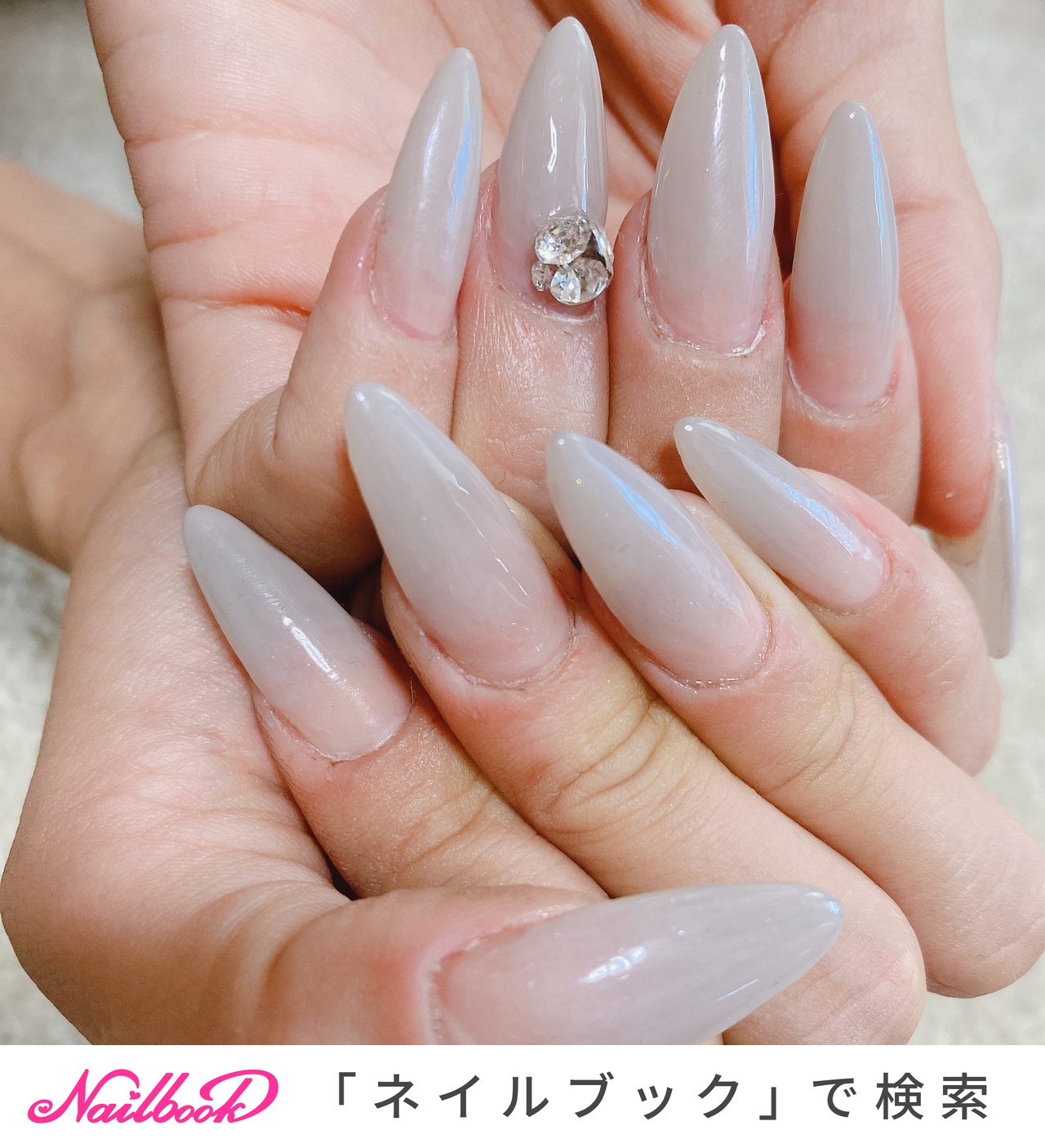 シンプル モノトーン セルフネイルのネイルデザイン ネイルブック