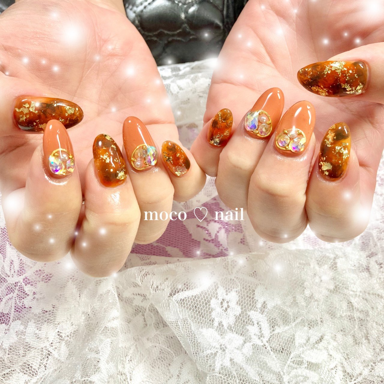 秋 冬 ハンド ビジュー タイダイ Moco Nailのネイルデザイン No ネイルブック