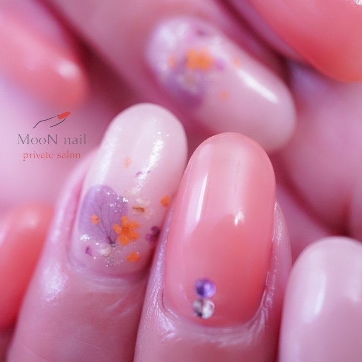 秋 ハロウィン ハンド ワンカラー 押し花 Moon Nailオーナーネイリストあけみ 吉川市ネイルサロン溶剤オフなし フィルイン 専門店 30代 は引き算ネイルで美魔女を目指すのネイルデザイン No 5750707 ネイルブック