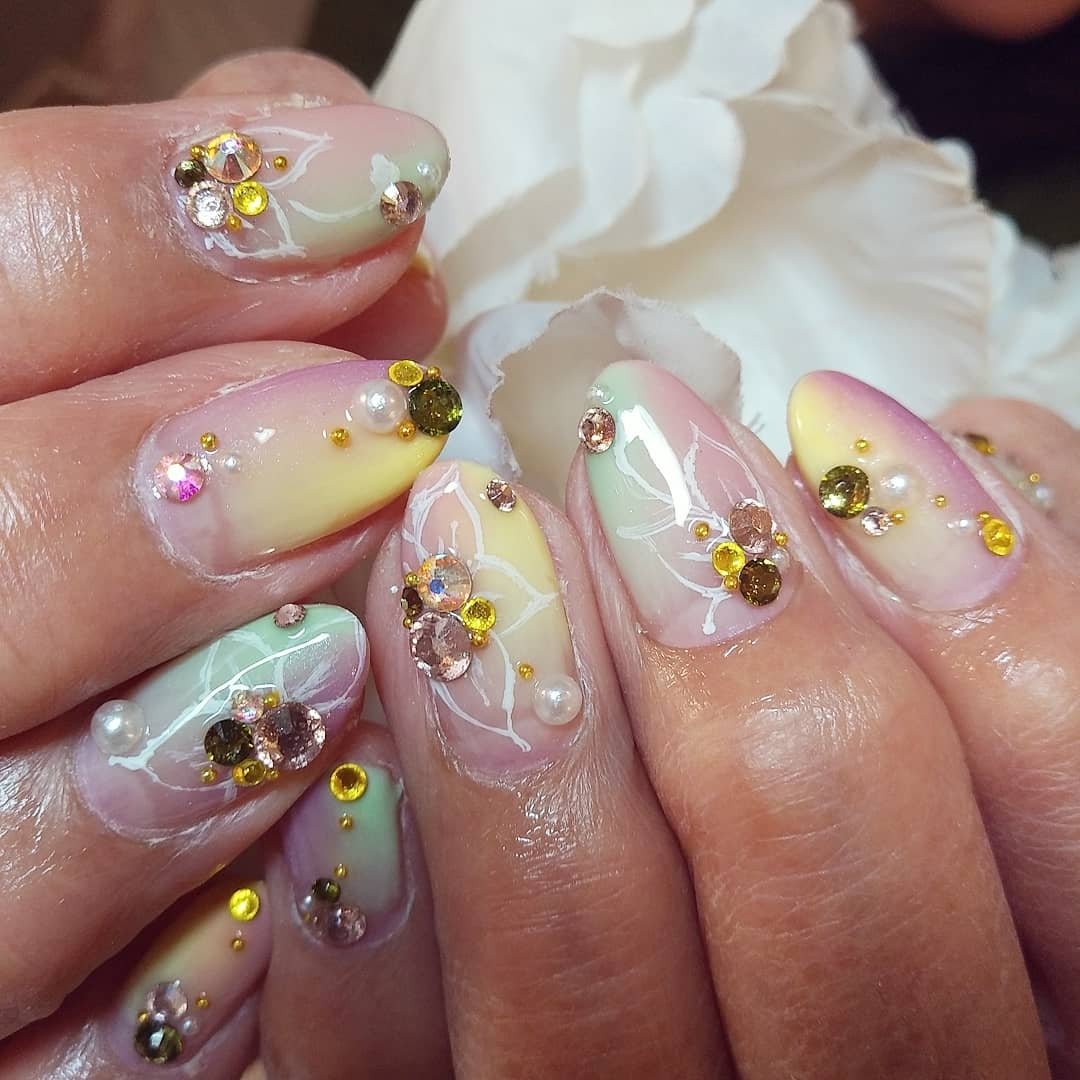 秋 オールシーズン リゾート パーティー ハンド 尾崎絵美 芦屋ネイルサロンjewelcrownのネイルデザイン No ネイル ブック
