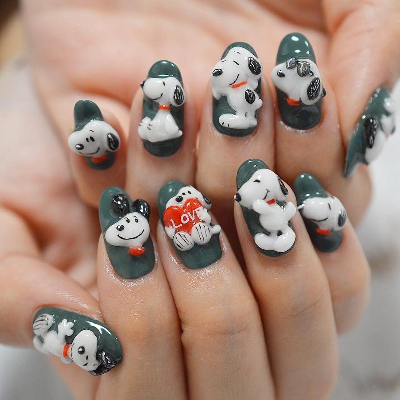 秋 冬 ハンド ワンカラー キャラクター Fun Nail Salonのネイルデザイン No ネイルブック