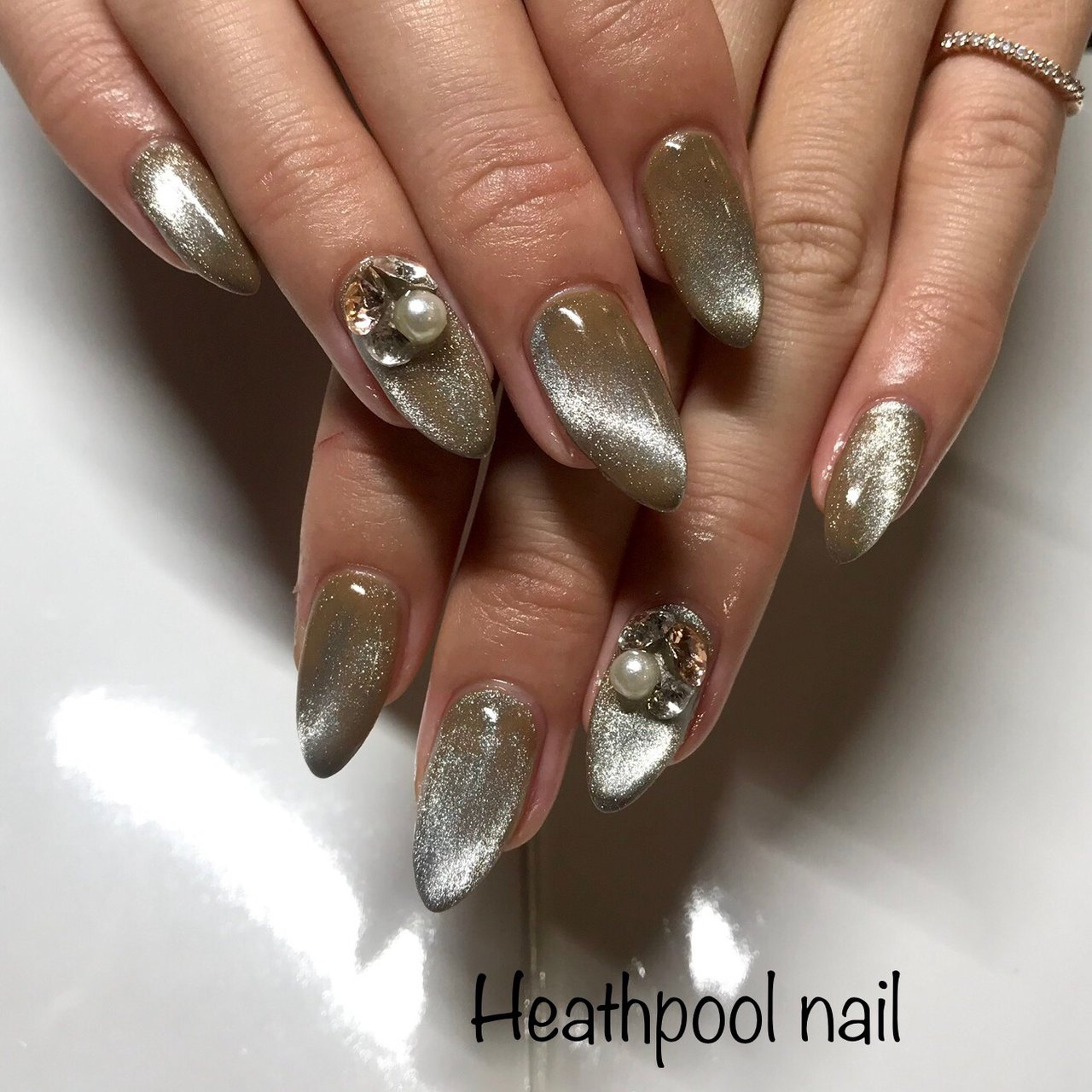 ハンド ビジュー パール ベージュ シルバー Heathpoolnailのネイルデザイン No ネイルブック