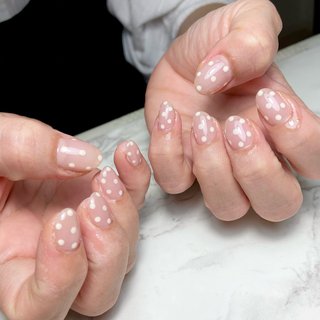白ドットのネイルデザイン ネイルブック