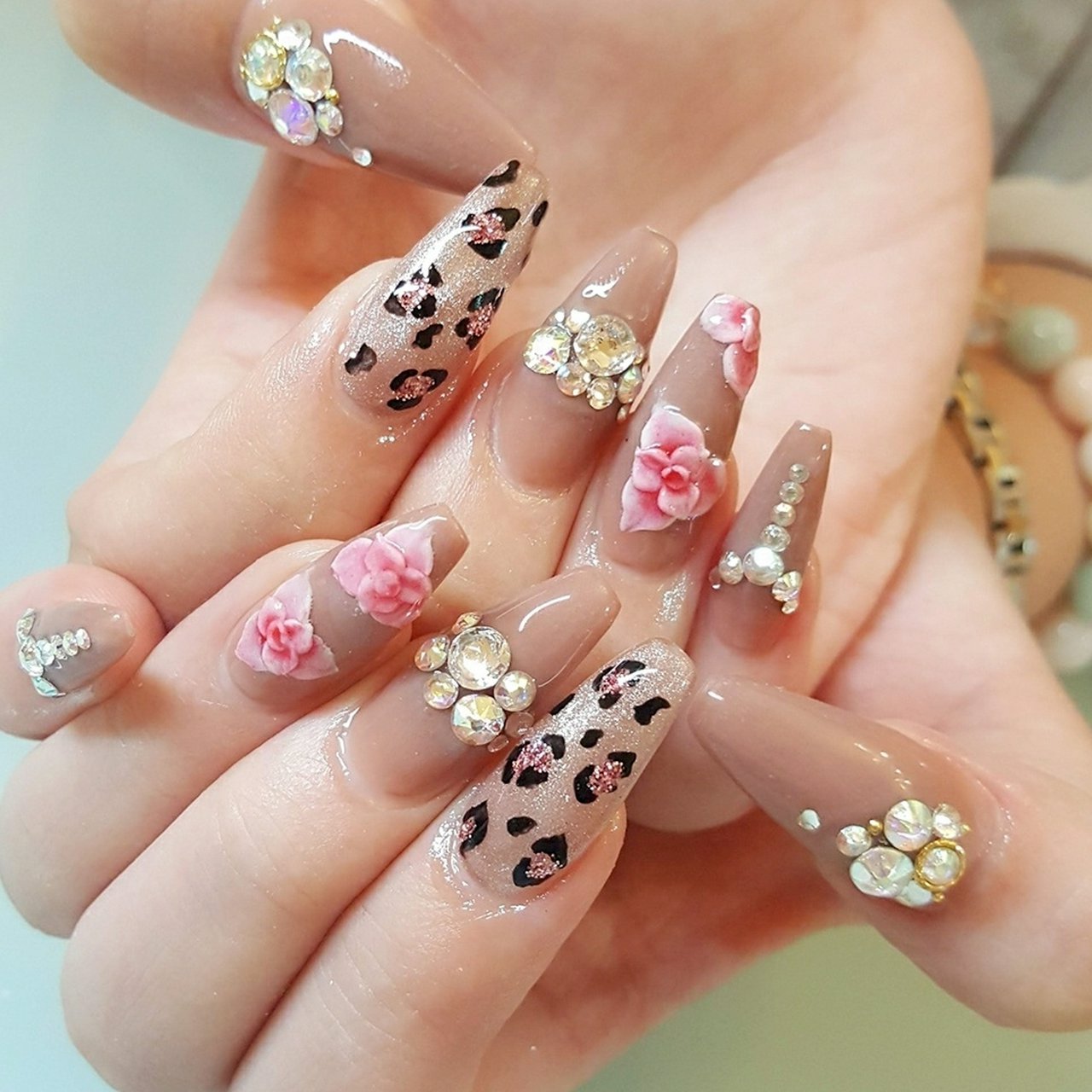 秋 冬 オールシーズン ハンド ビジュー Lilasnail Ayaのネイルデザイン No ネイルブック