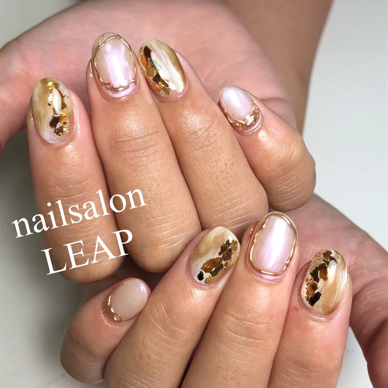 秋 冬 ゴールド アースカラー スモーキー Nailsalon Leapのネイルデザイン No ネイルブック