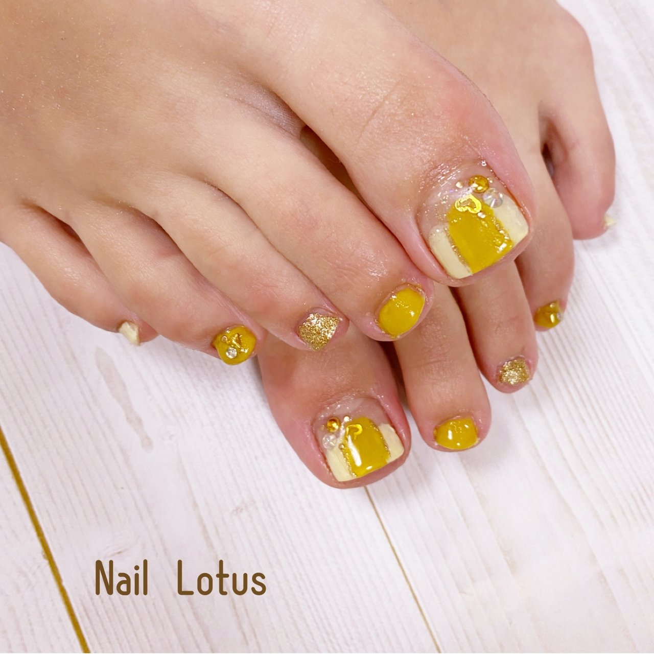 秋 パーティー デート 女子会 フット Nail Lotusのネイルデザイン No ネイルブック