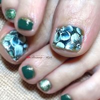秋 グリーン ペディキュアのネイルデザイン ネイルブック