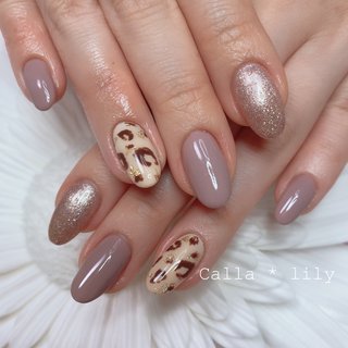 ご来店ありがとうございます😊 
人気💅レオパード柄です❣️

当店#フィルインオフ　になります。
※初回はお爪の状況を見てアセトンオフの場合もあります。
*
・
°
・
.
*
オフは基本的にフィルインでさせていただきます。
フィルインオフ代¥1100になります😳

ワンカラー・・・・・¥5800
ラメグラデ・・・・・¥5800
エアジェルグラデ・・¥5800
カラーグラデ・・・・¥6300
フレンチ・・・・・・¥6800
オーダーデザイン・・¥7500〜
(スカルプは上記価格＋¥3000になります。)
(全て税込価格になります。)
フットワンカラー・・¥6300
*
・
°
・
.
 #ネイル #恵比寿 #かわいいネイル #オフィスネイル#恵比寿ホームサロン#駐車場あり#プライベートサロン #フィルインが安い
 #フィルイン一層残しが出来るサロン #恵比寿ネイルサロン #ホームサロン#カラーが豊富なネイルサロン #アルコールok #飲みながらネイル #wifiあり #子連れネイルサロン #個人サロン #定額デザイン #アートし放題 #ワンちゃんok #ジェルスカルプ #スカルプチュア #手書きアート#パラジェル #駐車場のあるネイルサロン 
 #nails #naildesign﻿ #レオパード #アニマル柄ネイル #ヒョウ柄ネイル #秋 #冬 #オフィス #ハンド #シンプル #ラメ #ワンカラー #アニマル柄 #レオパード #ショート #ベージュ #グレージュ #ゴールド #ジェルネイル #お客様 #calla * lily パラジェル・フィルインサロン #ネイルブック