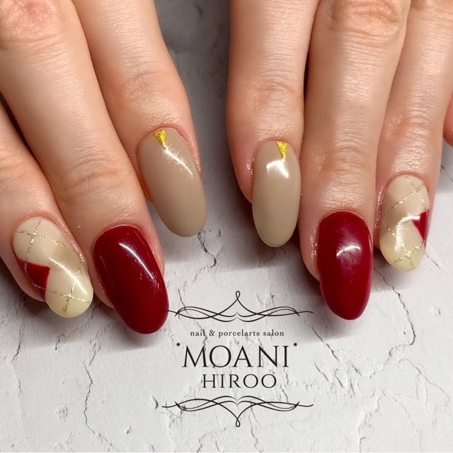 大人なボルドーネイルで色気をまといましょ