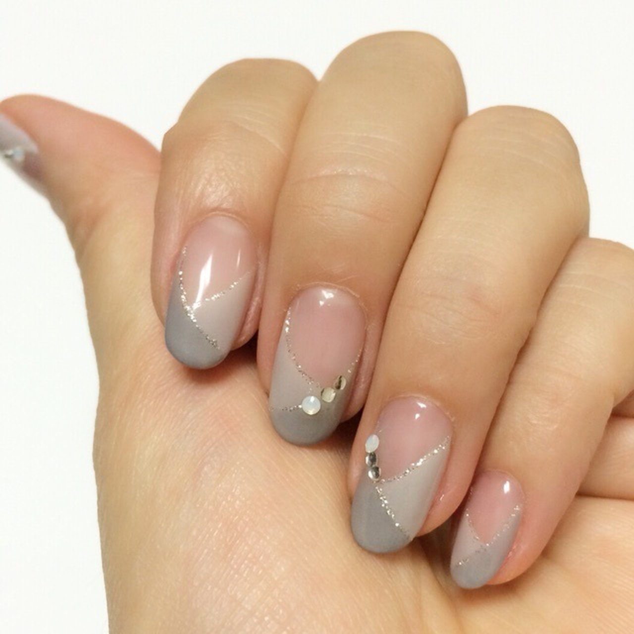 ハンド 変形フレンチ グレー ジェルネイル 0711zunkoのネイルデザイン No 9519 ネイルブック
