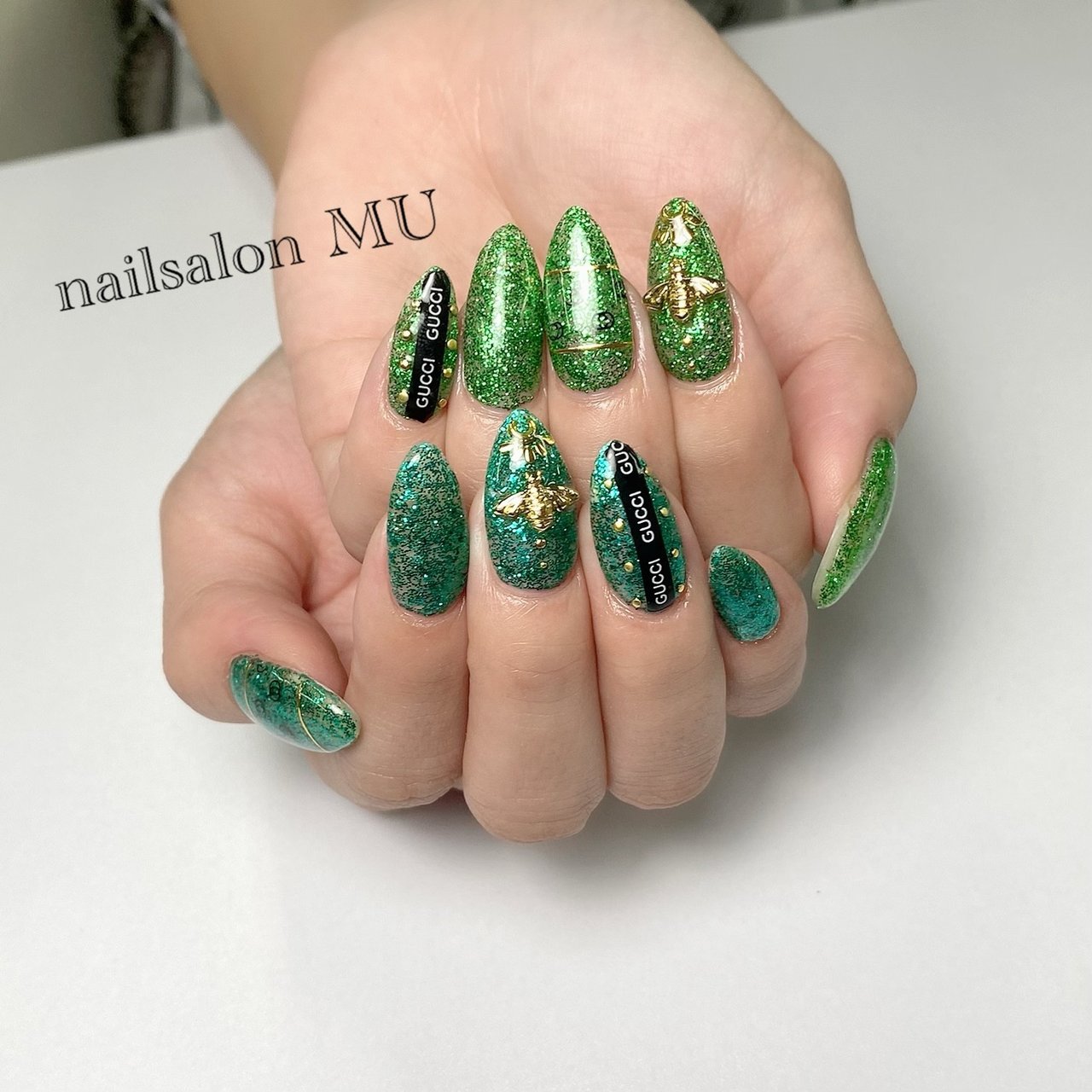 ラメ ワンカラー ブランド柄 グリーン Nailsalon Mu ミウ のネイルデザイン No ネイルブック