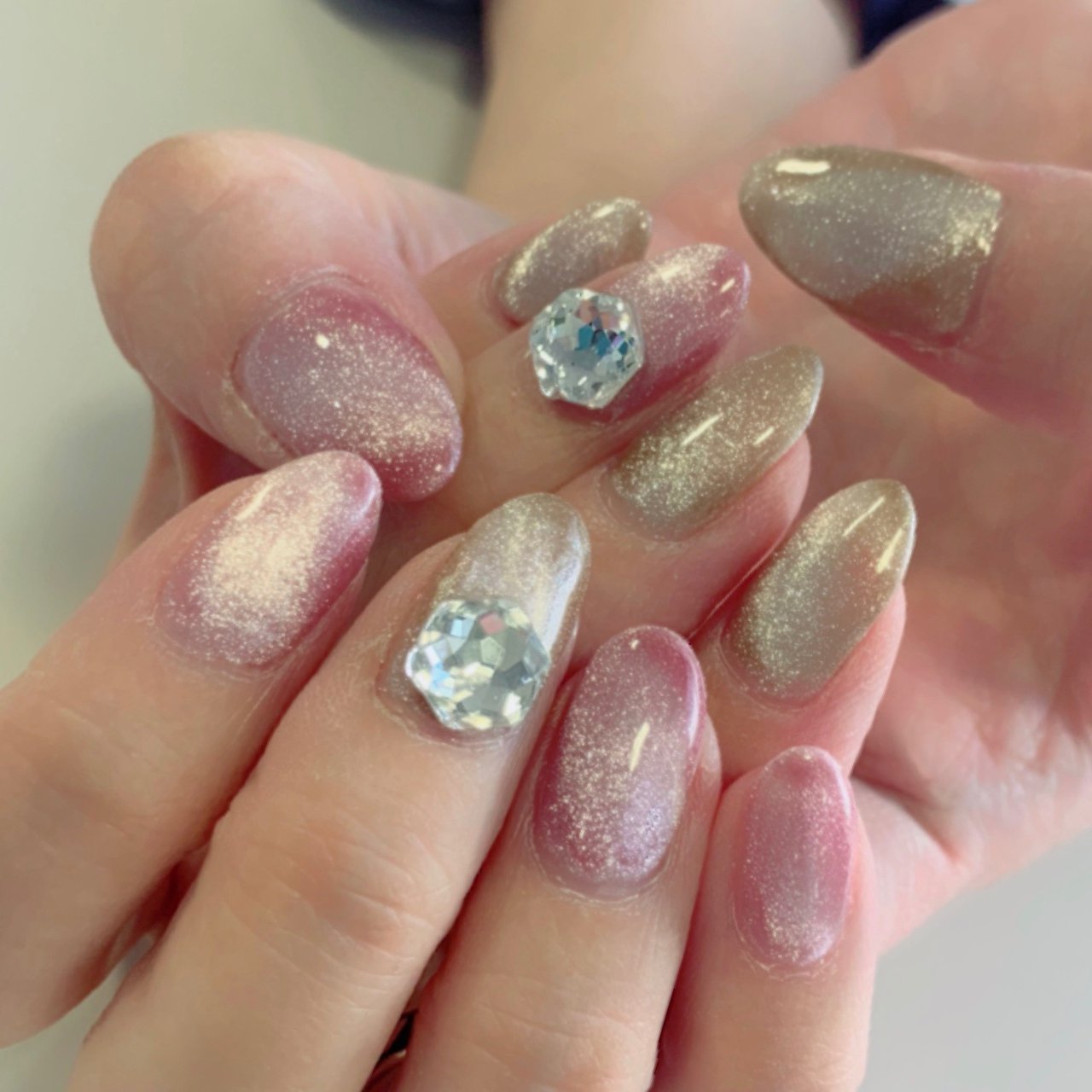 オールシーズン ハンド シンプル ビジュー マグネット Black Pink 1119のネイルデザイン No ネイルブック