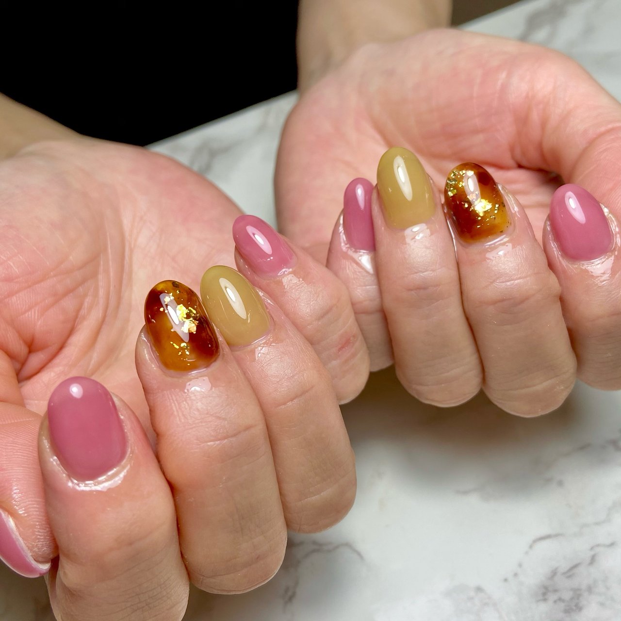 ホログラム ラメ べっ甲 ピンク イエロー さやぷーのネイルデザイン No 579 ネイルブック