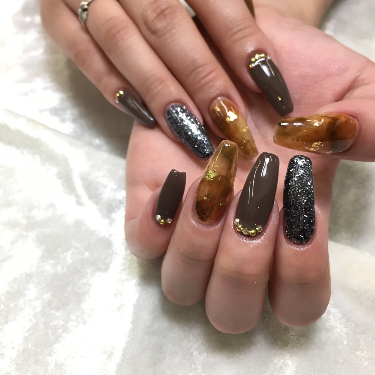 秋 冬 ハンド べっ甲 ロング ネイル 歯のホワイトニング Acoobeautyのネイルデザイン No ネイルブック