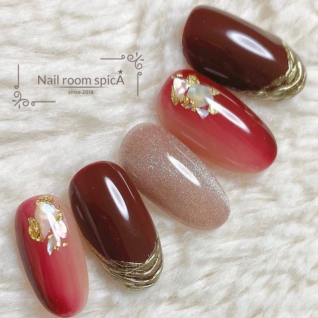 大人なボルドーネイルで色気をまといましょ