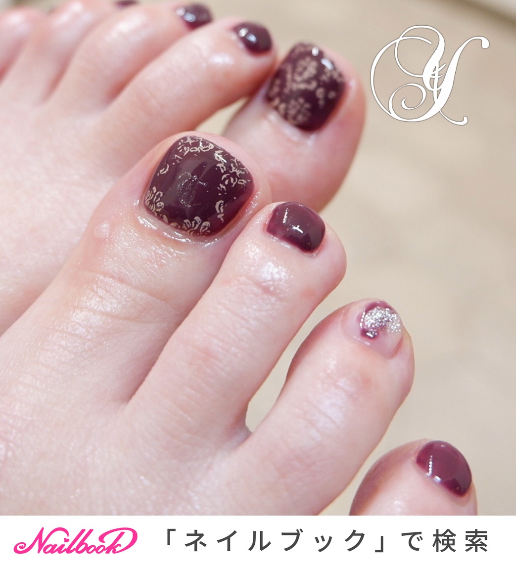 秋 フット イニシャルのネイルデザイン ネイルブック