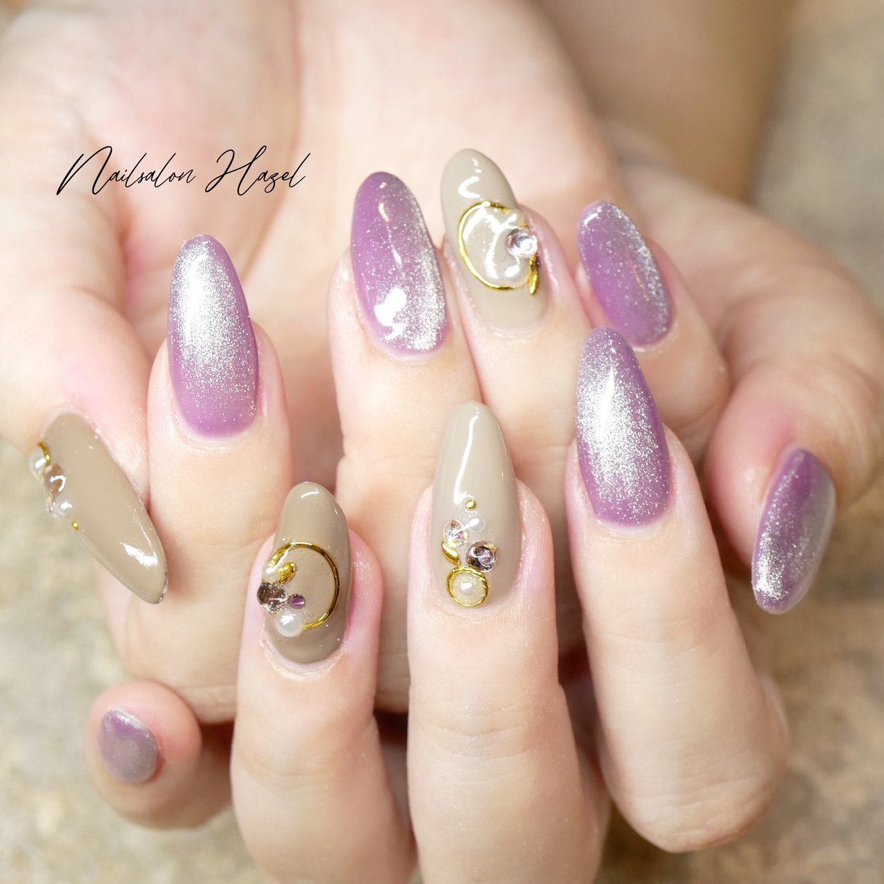 オールシーズン ハンド ラメ ビジュー マグネット Nailsalon Hazelのネイルデザイン No ネイルブック
