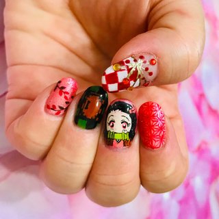 人気順 キャラクターはアクリルガッシュでお絵描きのネイルデザイン ネイルブック