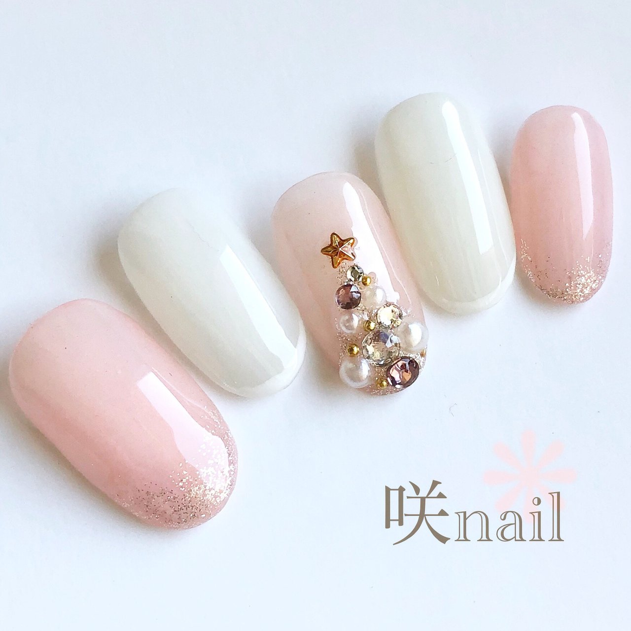 冬 クリスマス オフィス デート ハンド 咲nail サキネイル のネイルデザイン No ネイルブック