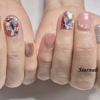 #スワロフスキー #オールシーズン 
#お客様 
#ブリンブリンネイル
#シルバー 
#秋
#70代のお客様 
#ジェル 
#70代ネイル #久しぶりの華やかネイル💕 
#半年ぶりネイル #オールシーズン #クリスマス #ハンド #シンプル #フラワー #ショート #レッド #グレージュ #シルバー #ジェルネイル #お客様 #star nail #ネイルブック